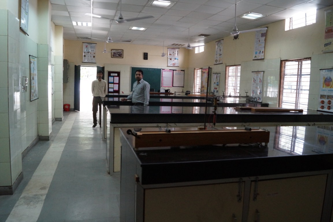 SCHOOL PHYSICS LAB